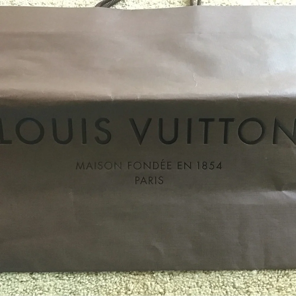 Authentic Louis Vuitton Vintage Brown Paper Shopping Bag Sac Medium 16‎ x 13
